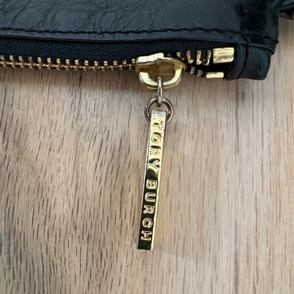 Authentic Tory Burch Wristlet - Picture 8 of 8